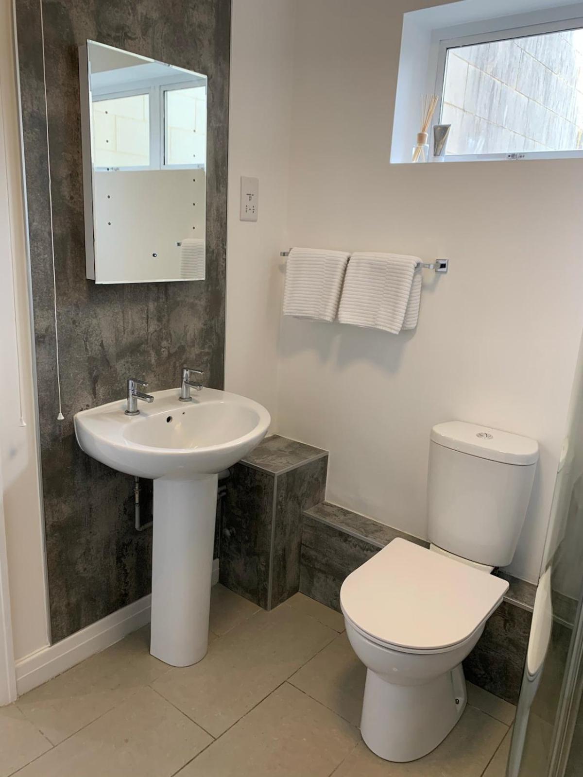 Appartement Located Flat In And Free Parking Cheltenham